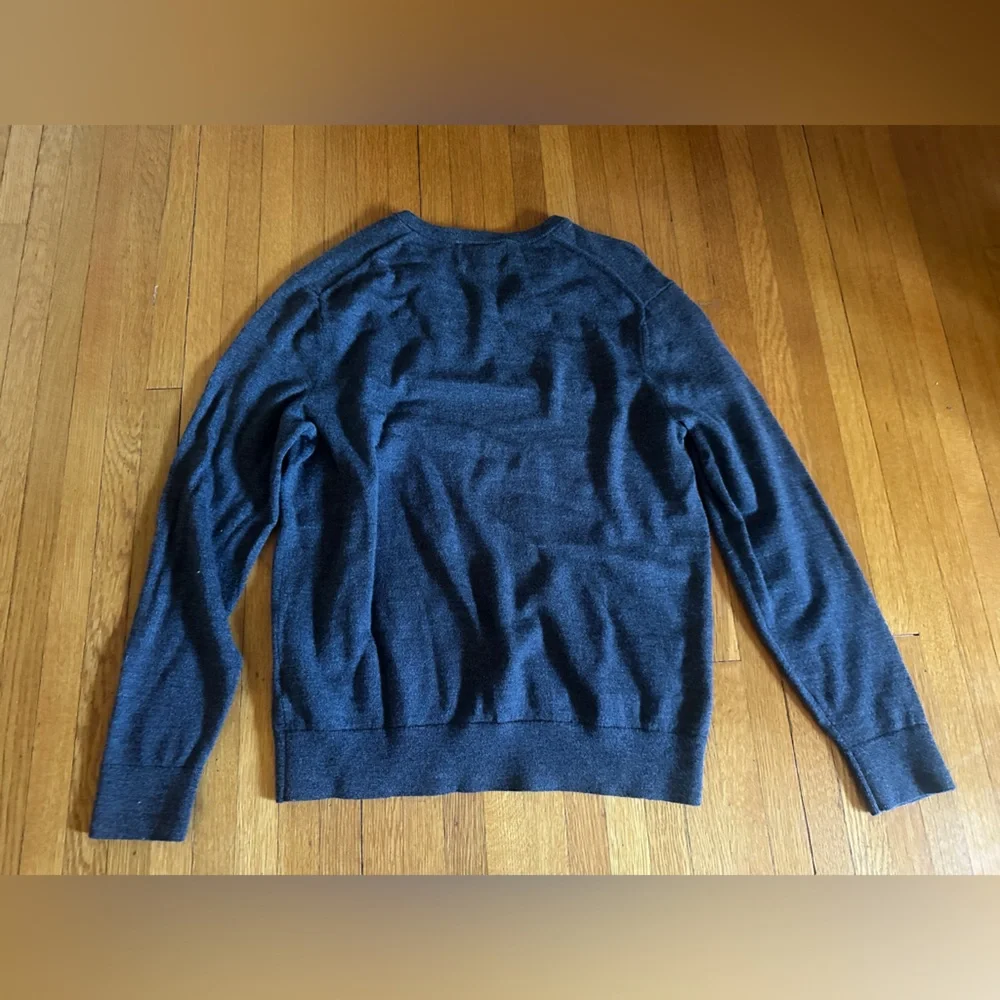 Banana Republic Baruffa Mens Charcoal Merino Wool V- Neck Sweater, Size L